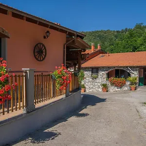 01234 - Agriturismo La Marpea, Esperienza In Mezzo Alla Natura E Al Cibo Tipico Italiano Alloggio per agriturismo Terisso